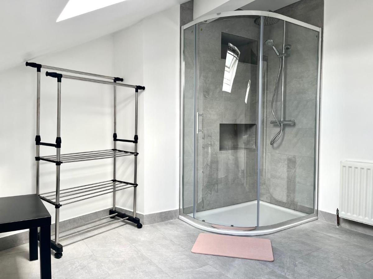 Entire Pinkapt - Free Parking - Up To 4 Guests - 3 Beds - Close To City Centre 벨파스트 외부 사진